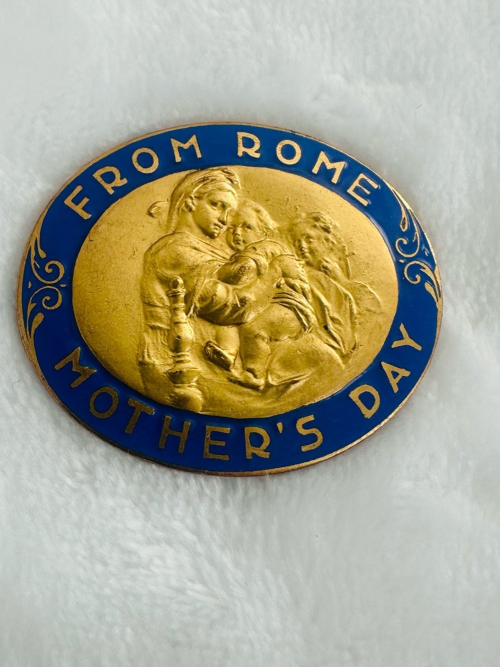 vintage antique pin Made in Italy  enamel and gold tone for mothers  1940s